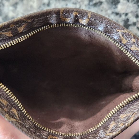 Louis Vuitton Poche Toilette 15 (Toiletry 15) - Picture 2 of 8